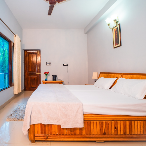 Standard Room with Balcony at JMC Homestay, Seobagh Kullu